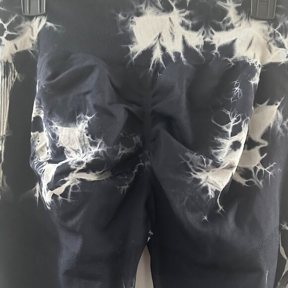 Tie-Dye High-Waisted Leggings L Black & White - Picture 5 of 7
